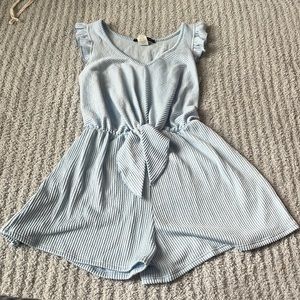 Super cute baby blue romper!